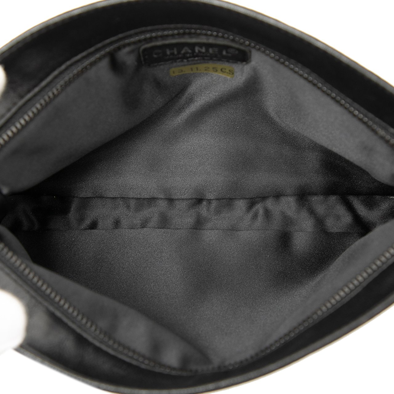 Chanel New Travel Line Nylon Wristlet Clutch Zwart