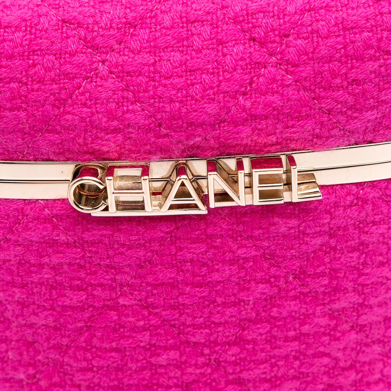 Chanel Quilted Tweed Vanity Case Roze