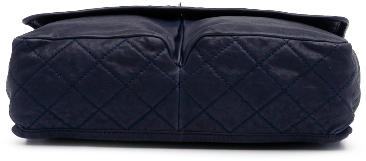 Chanel Large Quilted Calfskin Natural Beauty Split Pocket Flap Blauw