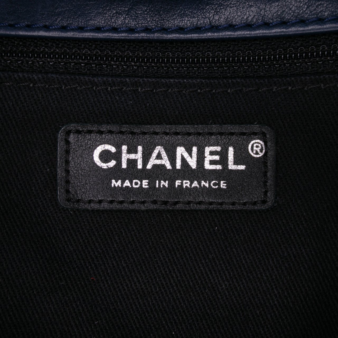 Chanel Large Quilted Calfskin Natural Beauty Split Pocket Flap Blauw