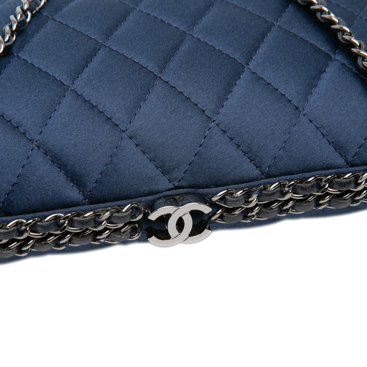 Chanel Quilted Satin Chain Around Clutch Blauw