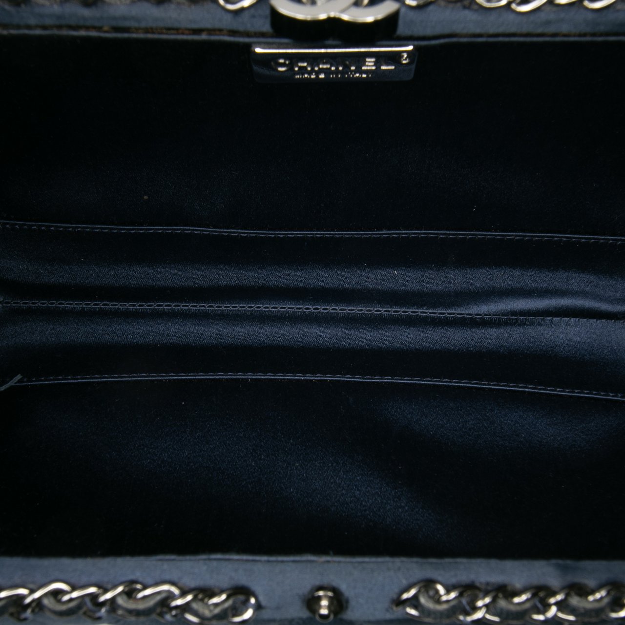 Chanel Quilted Satin Chain Around Clutch Blauw