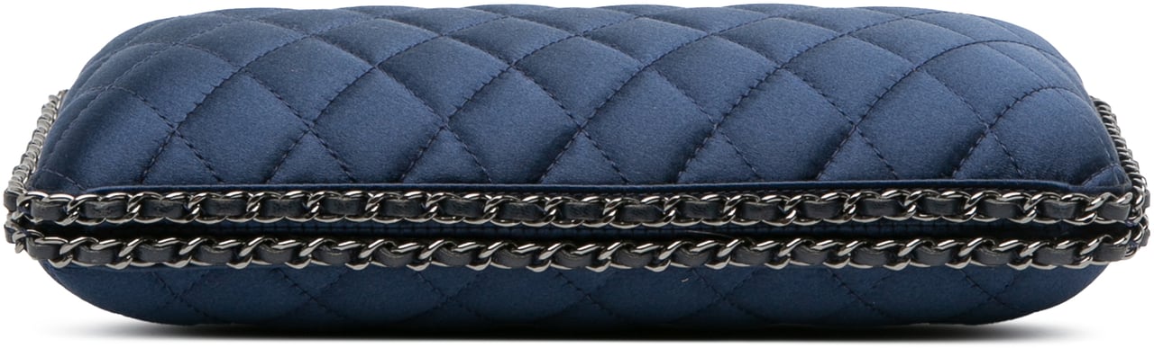 Chanel Quilted Satin Chain Around Clutch Blauw