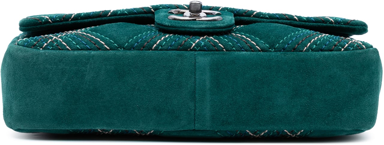 Chanel Paris Edinburgh Medium Stitched Suede Saltire Single Flap Groen