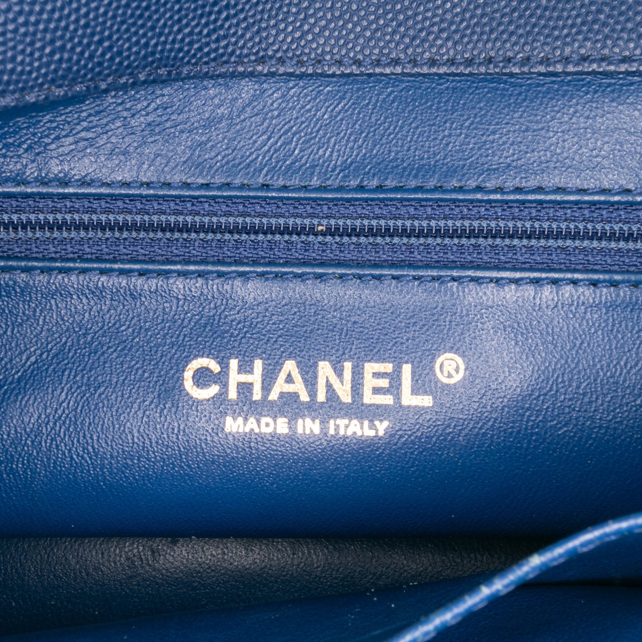 Chanel Medium Caviar Business Affinity Flap Blauw
