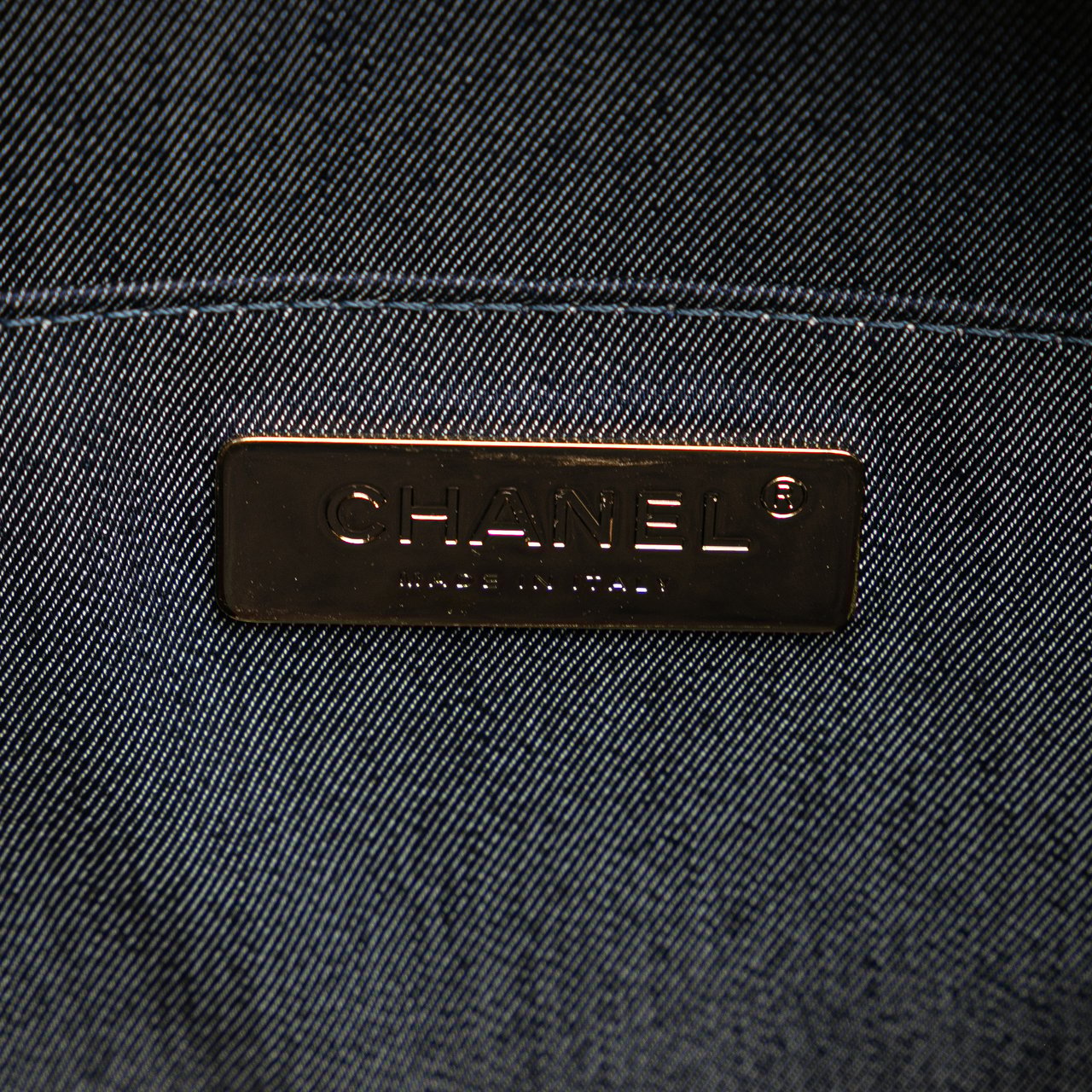 Chanel Crumpled Calfskin En Vogue Round Bag Zwart