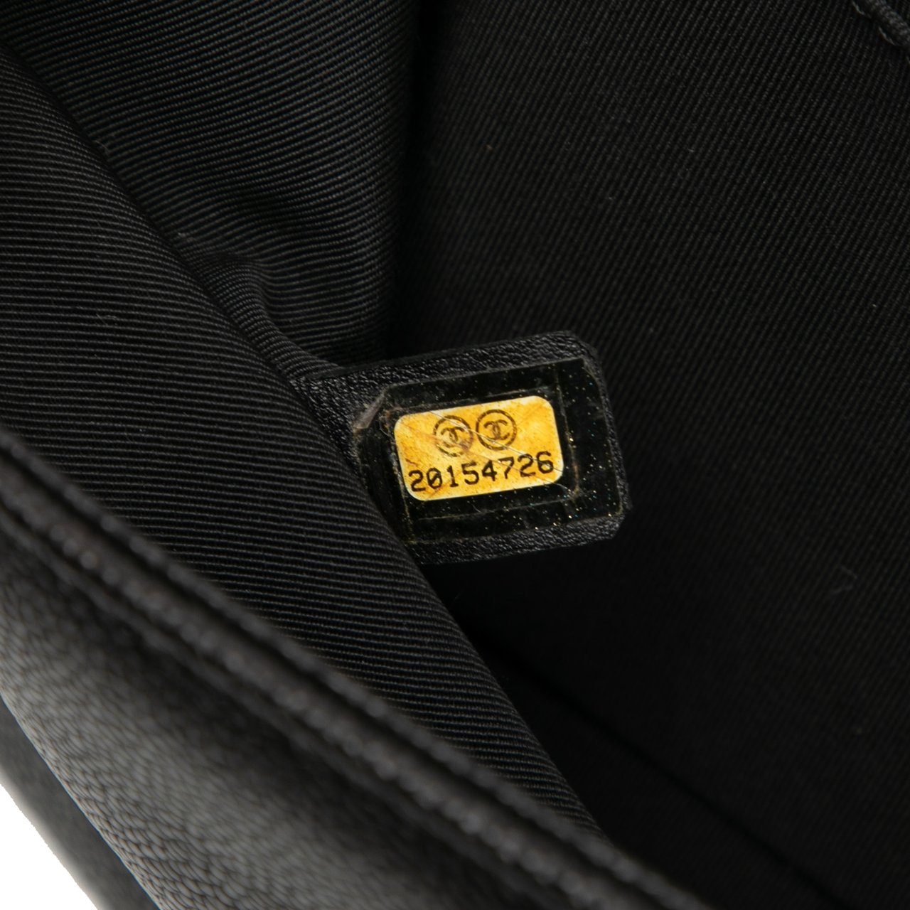 Chanel Old Medium Quilted Caviar Boy Flap Zwart