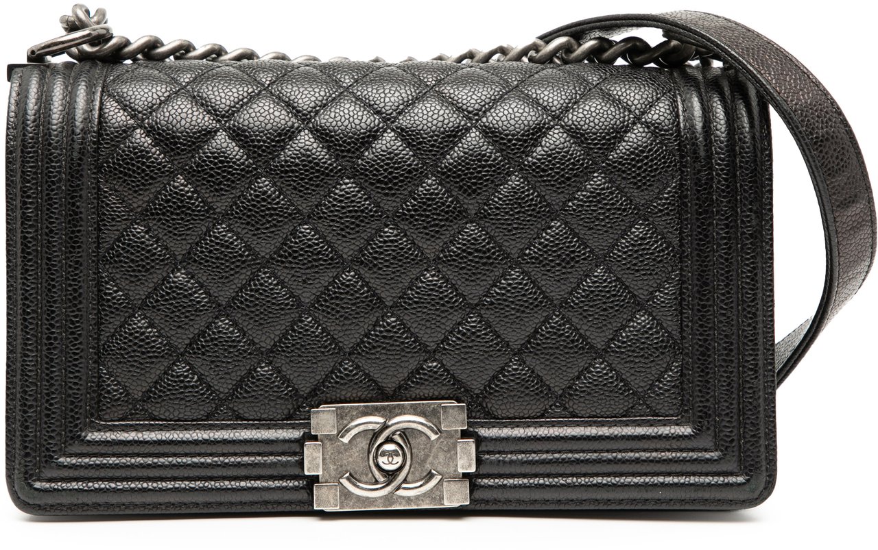 Chanel Old Medium Quilted Caviar Boy Flap Zwart