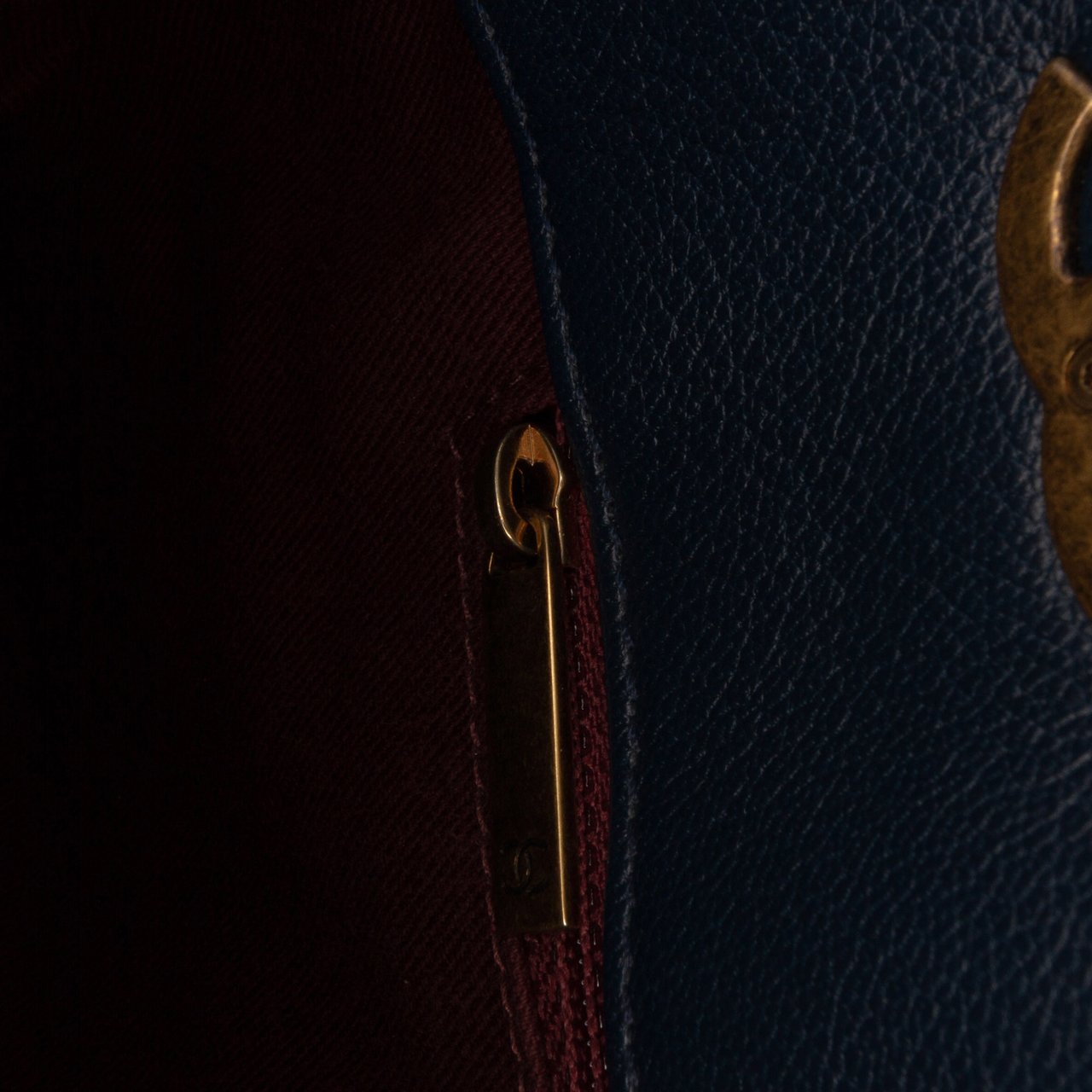 Chanel Paris Salzburg Patent and Goatskin CC Eyelet Tote Blauw