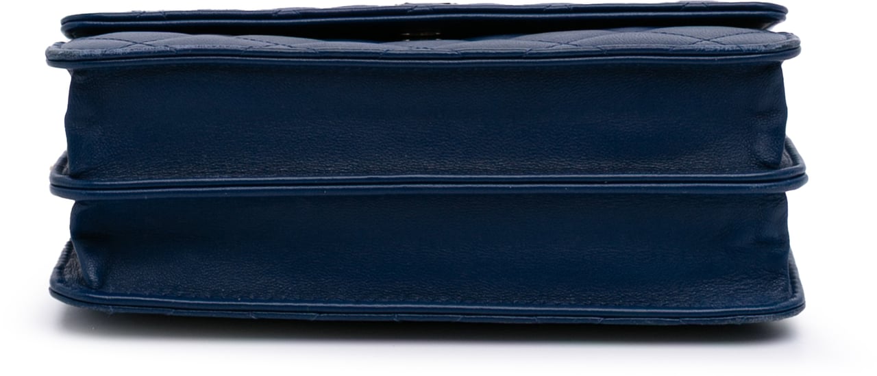 Chanel Quilted Lambskin Square Wallet on Chain Blauw