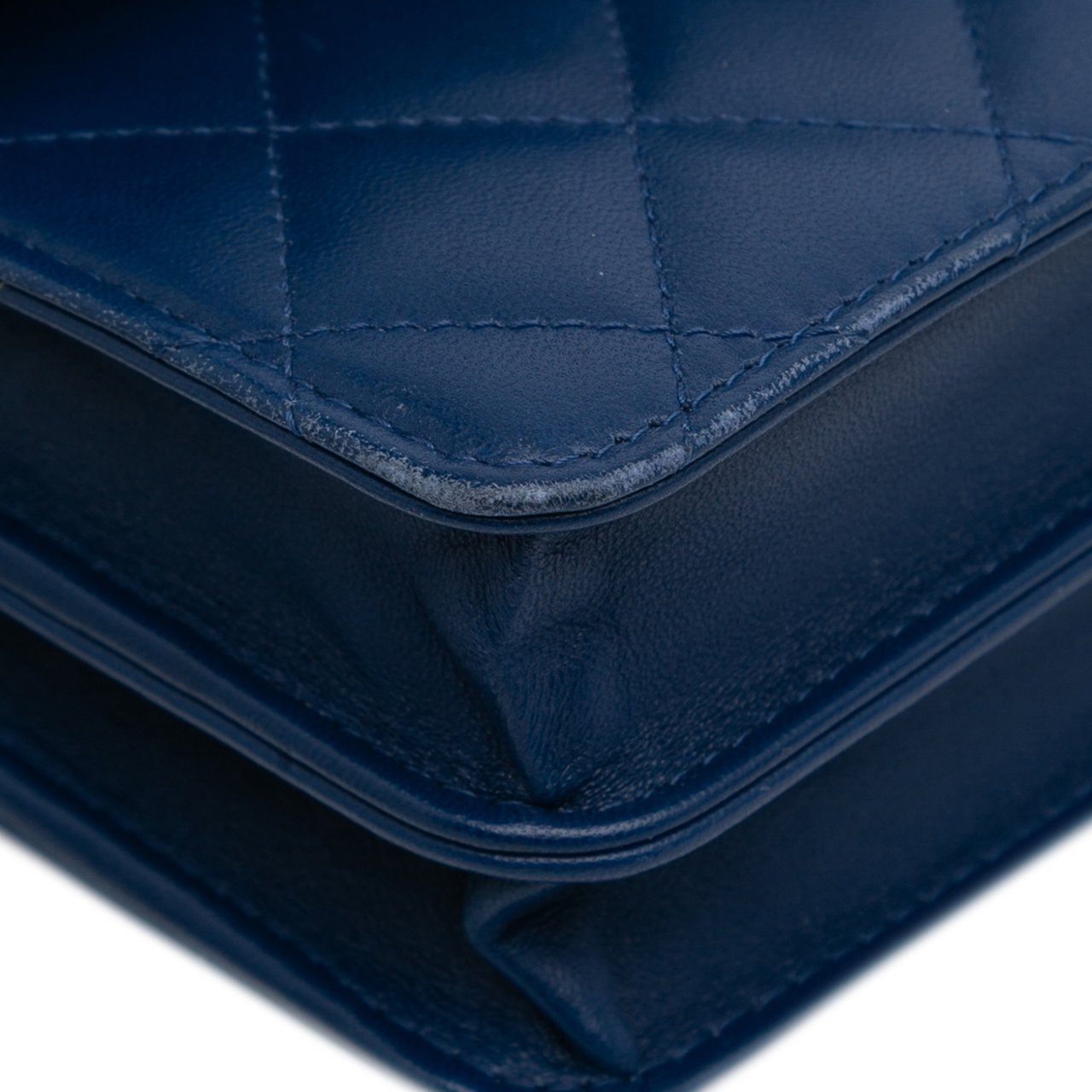 Chanel Quilted Lambskin Square Wallet on Chain Blauw