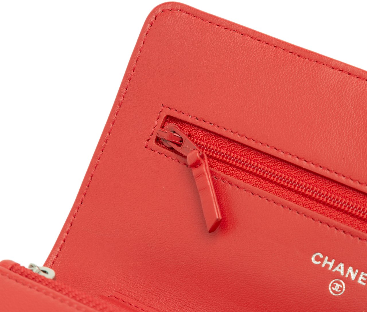 Chanel CC Quilted Lambskin Wallet on Chain Rood