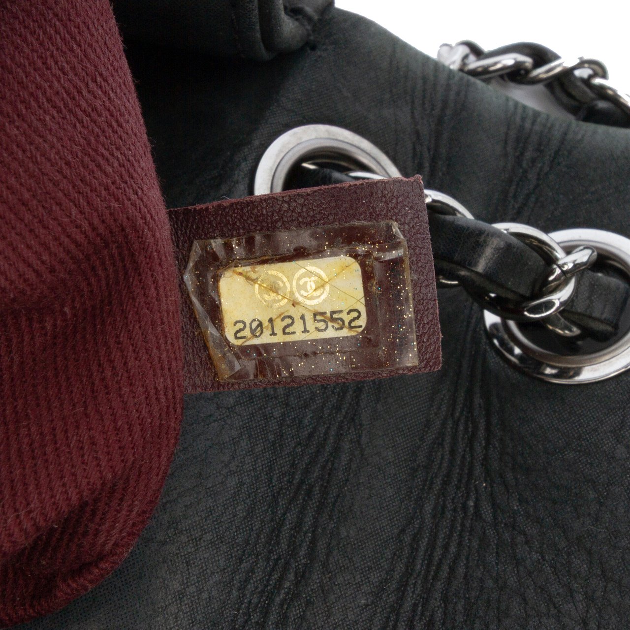 Chanel Chocolate Bar Iridescent Calfskin Bubble Flap Zwart