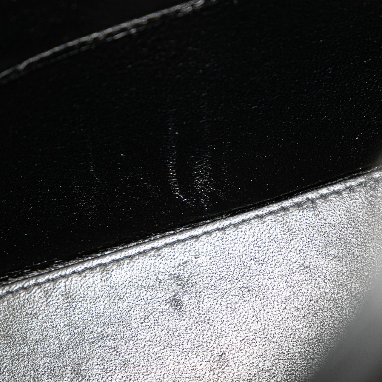Chanel Lambskin Logo Tote Zwart