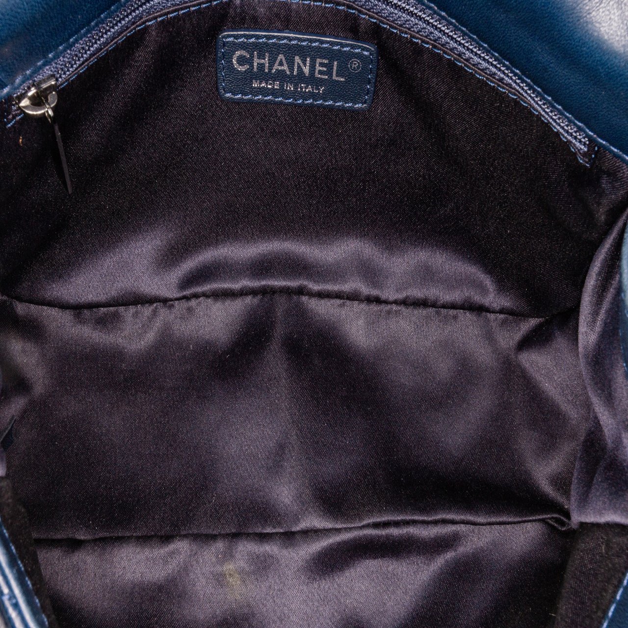 Chanel Small Quilted Lambskin Beaded Single Flap Blauw