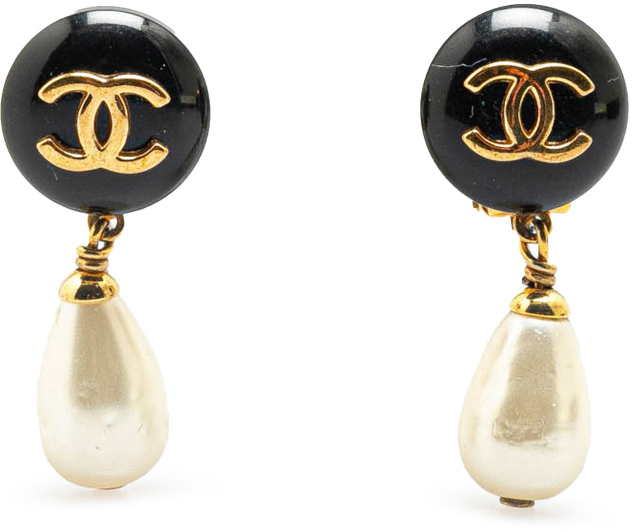 Chanel Gold Plated Faux Pearl CC Drop Clip On Earrings Goud