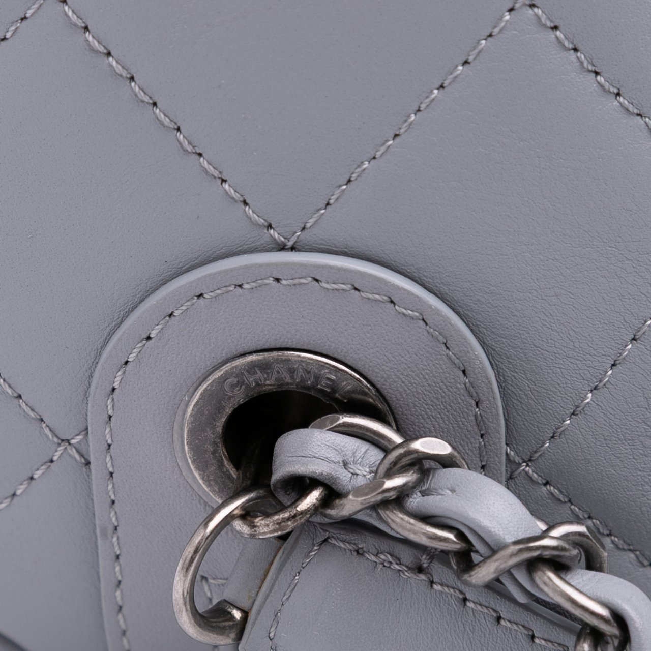 Chanel Calfskin Signature Chain Signe Bowling Bag Grijs