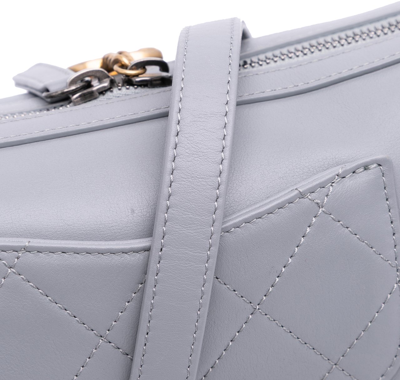 Chanel Calfskin Signature Chain Signe Bowling Bag Grijs