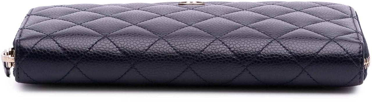 Chanel CC Quilted Caviar Zip Around Long Wallet Blauw
