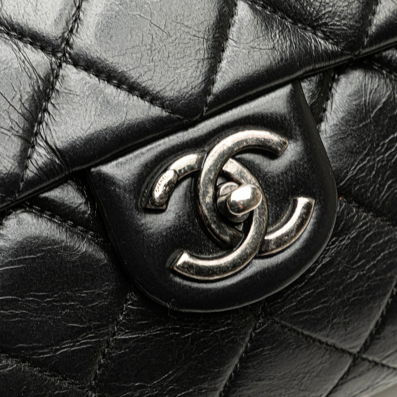 Chanel Small Quilted Glazed Calfskin Duo Color Tote Zwart
