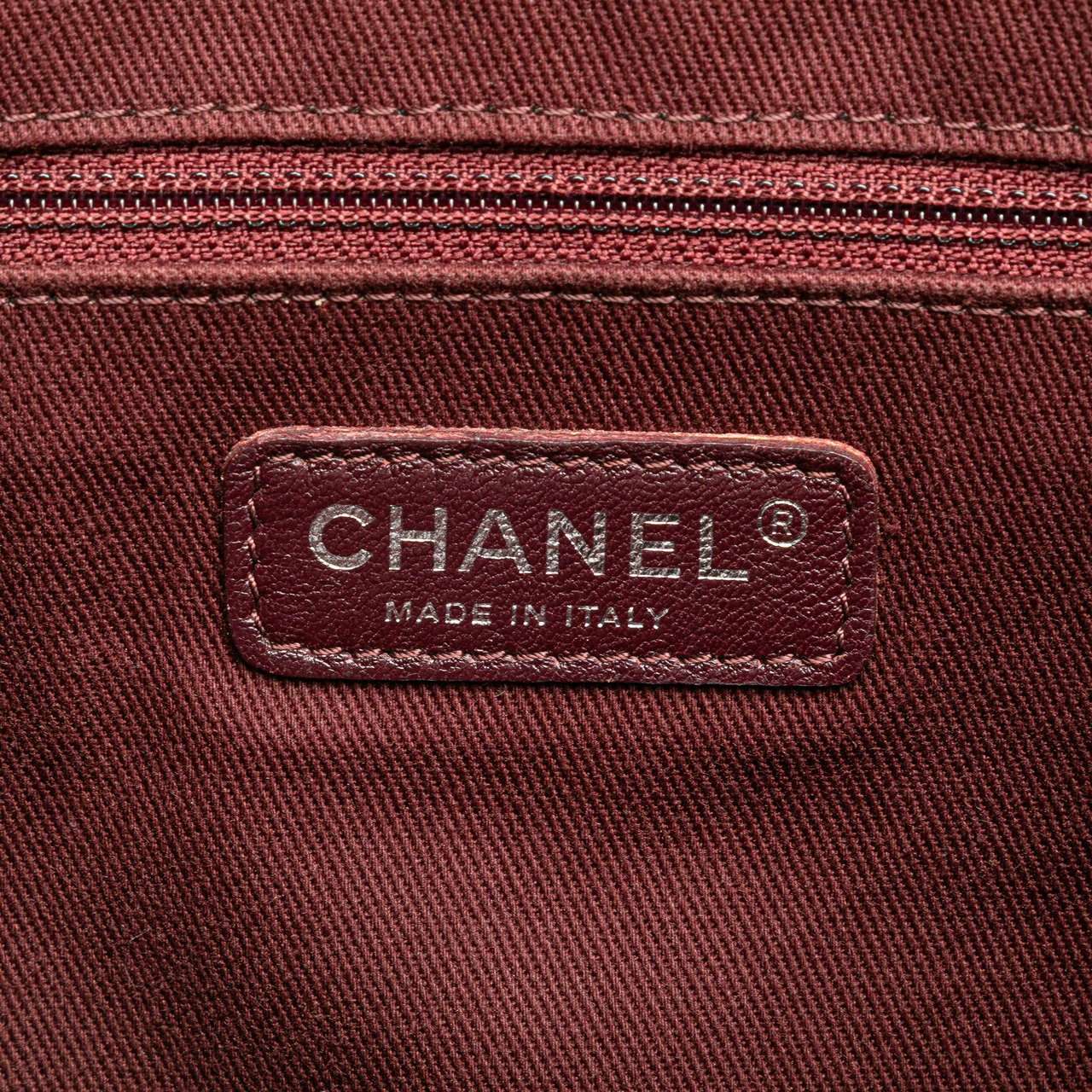 Chanel Small Quilted Glazed Calfskin Duo Color Tote Zwart