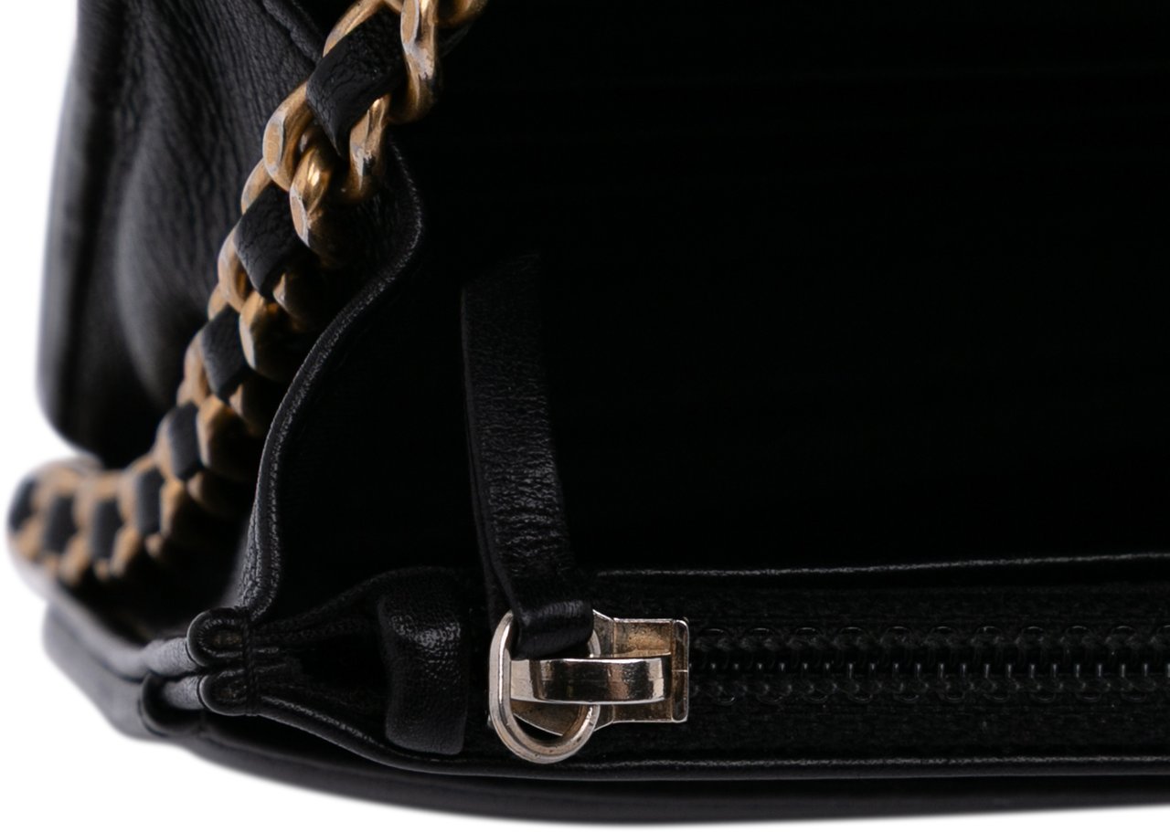 Chanel Quilted Calfskin Chain Around Boy Wallet On Chain Zwart