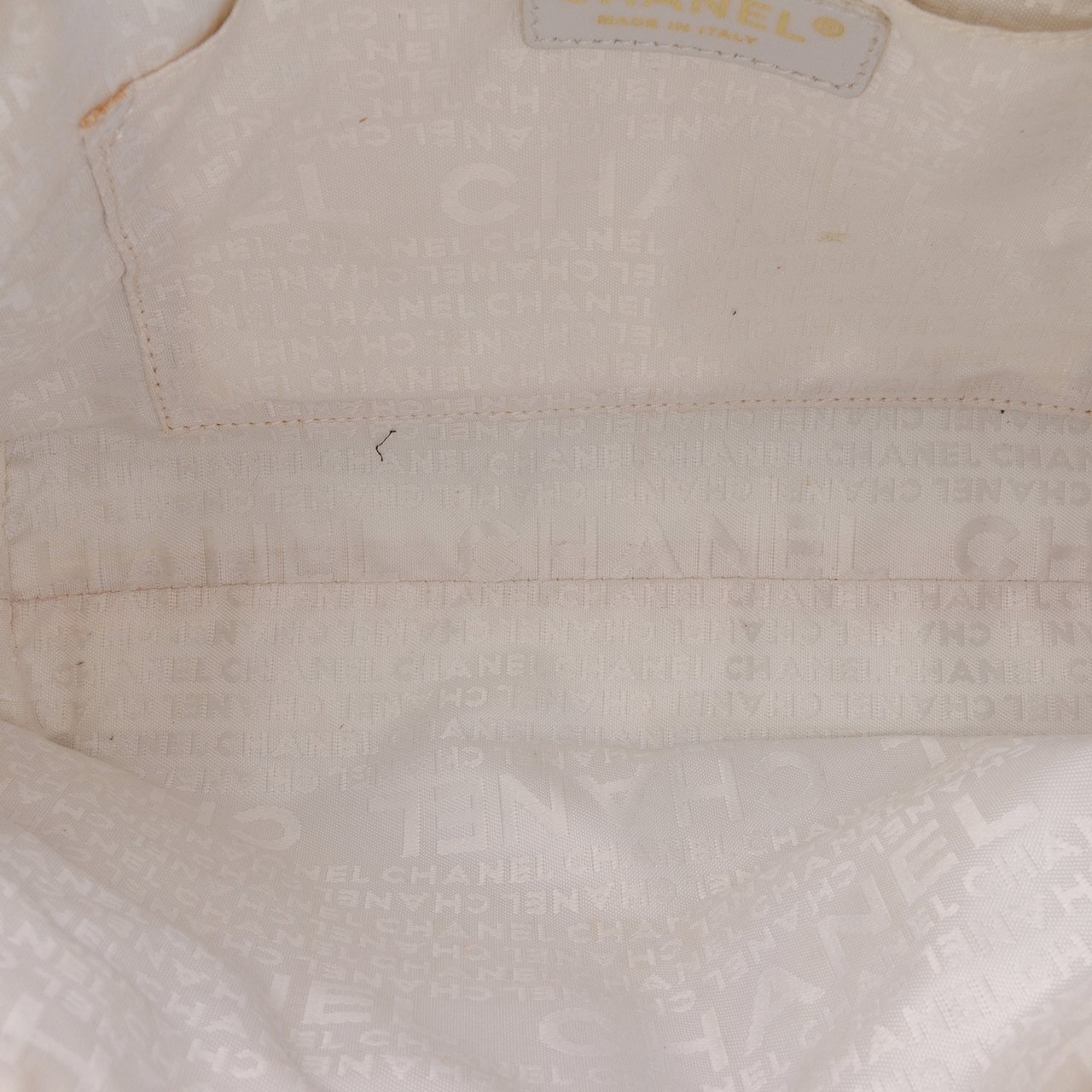 Chanel CC Chocolate Bar Canvas Shoulder Bag Zwart