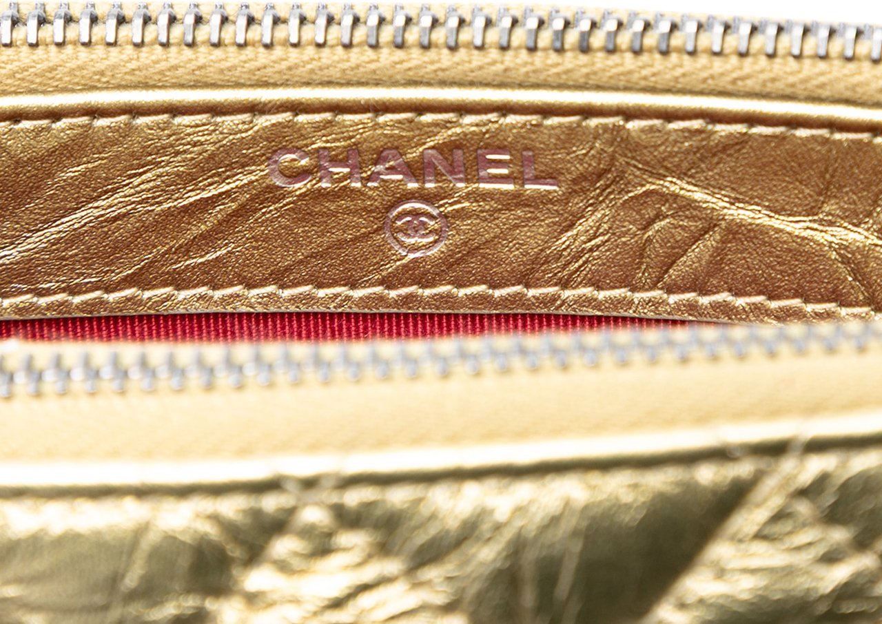 Chanel Quilted Metallic Aged Calfskin Gabrielle Clutch With Chain Goud