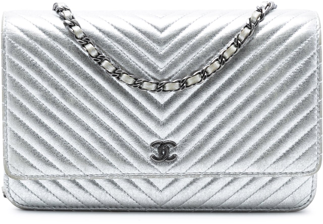 Chanel CC Chevron Metallic Lambskin Wallet On Chain Zilver