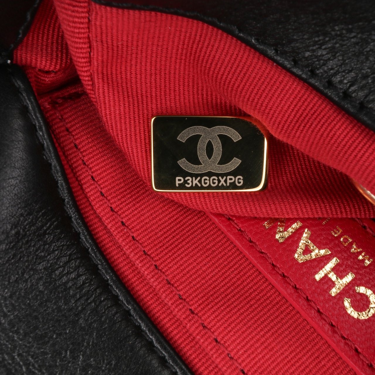 Chanel Mini Quilted Calfskin Framing Chain Flap Zwart