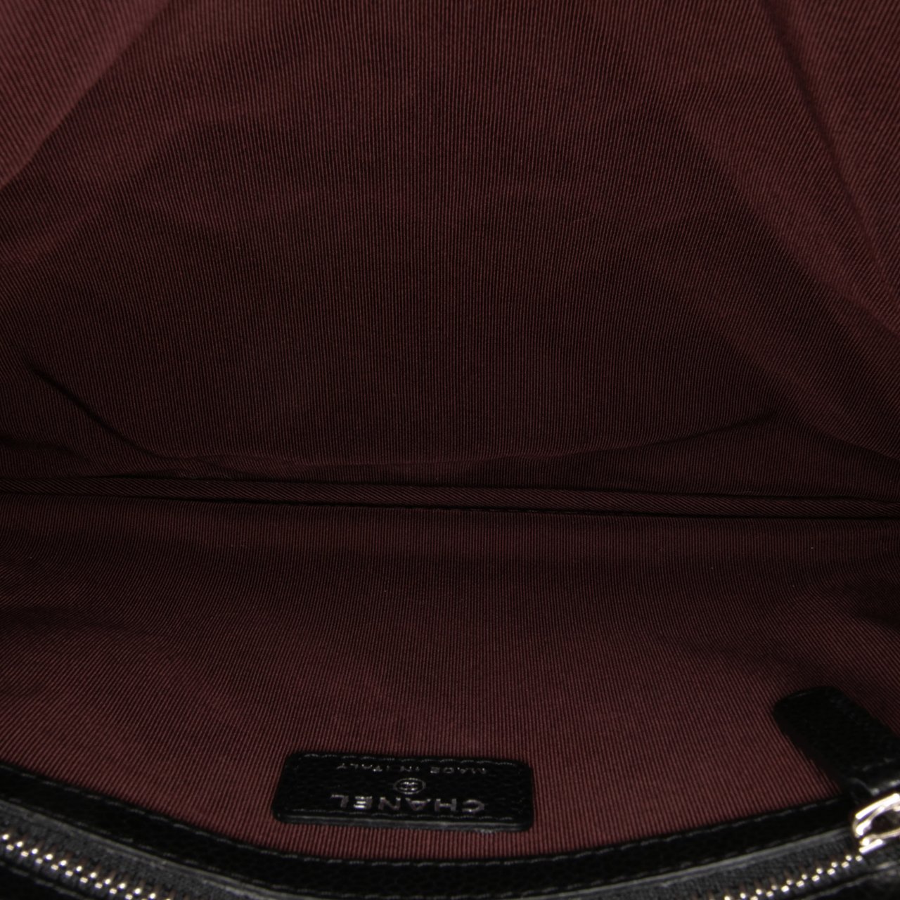 Chanel Medium Quilted Caviar O Case Clutch Zwart