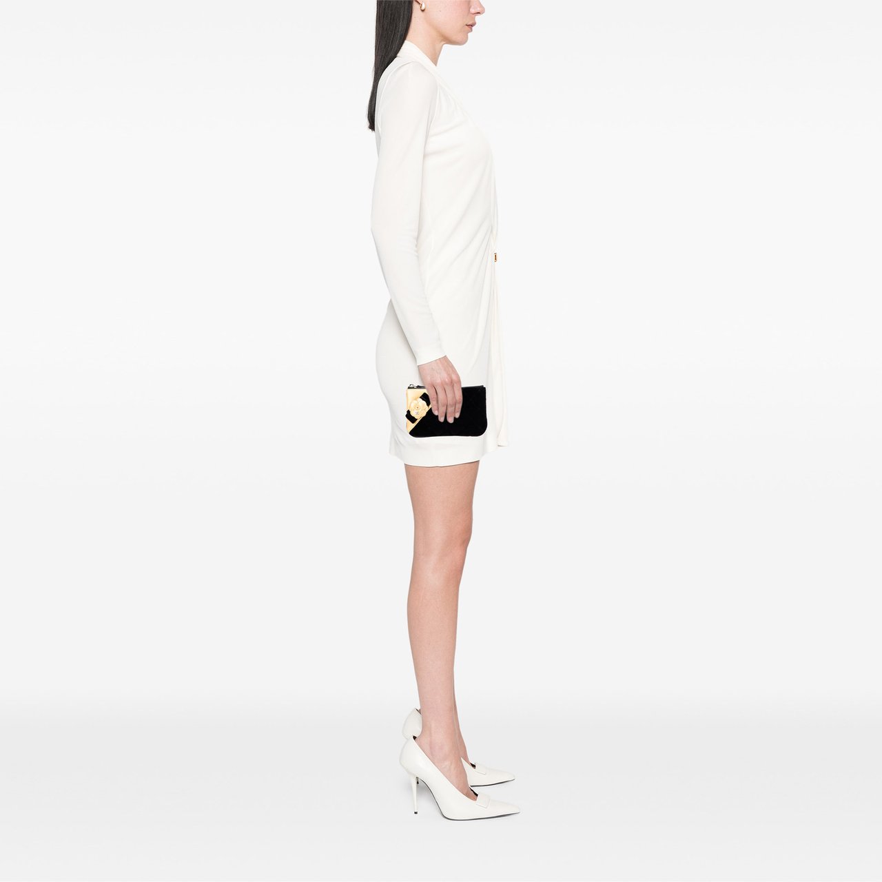 Chanel CC Quilted Velvet Camellia Pouch Zwart