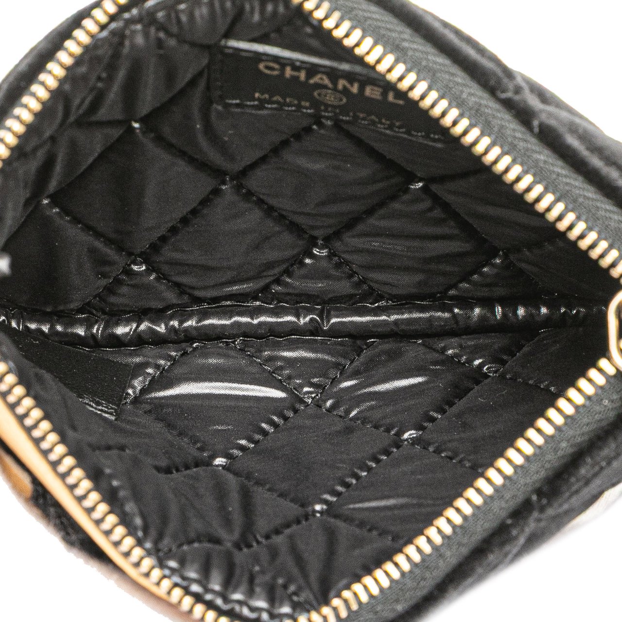 Chanel CC Quilted Velvet Camellia Pouch Zwart