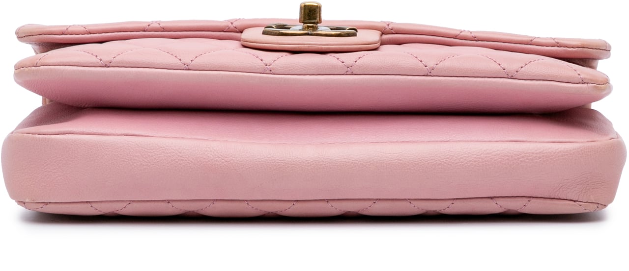 Chanel Quilted Calfskin CC Crown Flap Roze