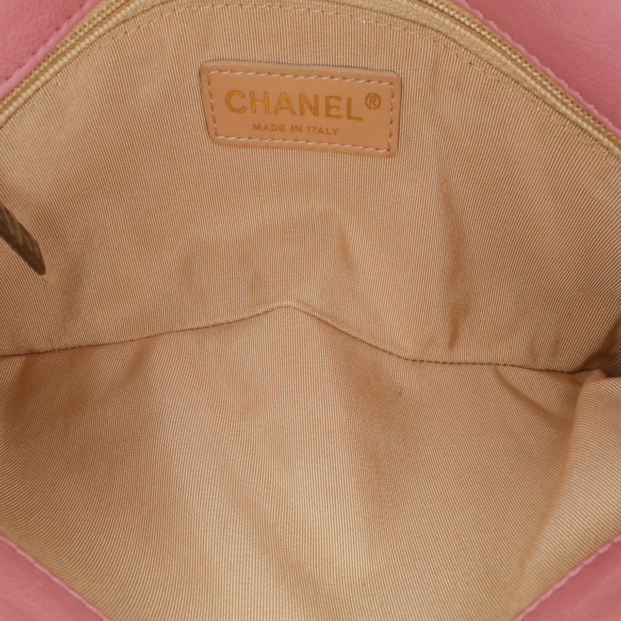 Chanel Quilted Calfskin CC Crown Flap Roze