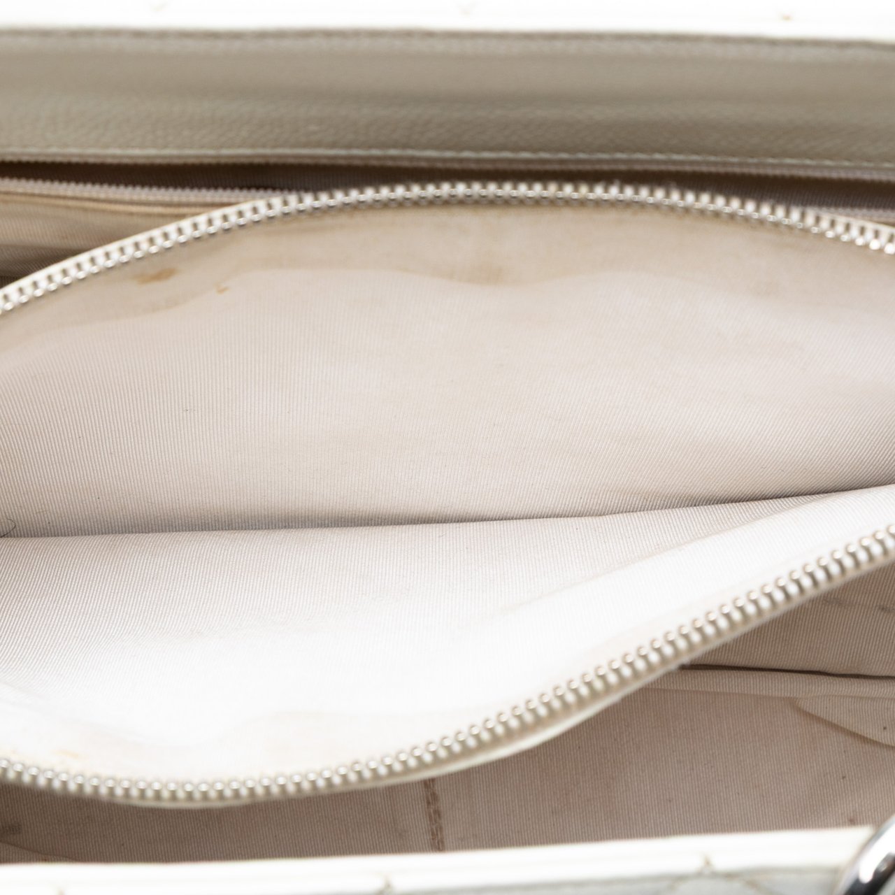 Chanel Caviar Grand Shopping Tote Wit