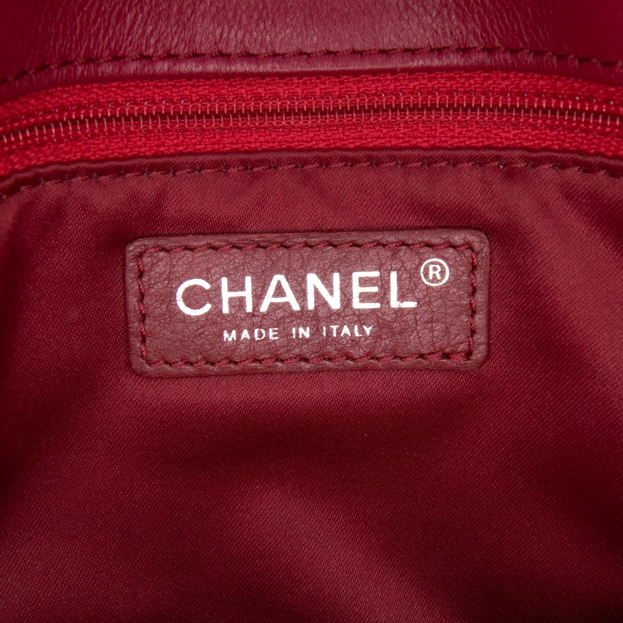 Chanel Medium Stitched Calfskin Citizen Flap Rood