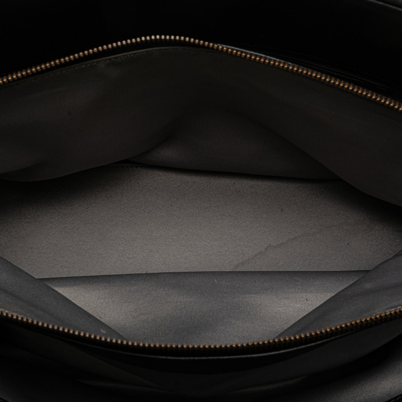 Chanel Quilted Calfskin Stitch Triptych Shoulder Bag Zwart