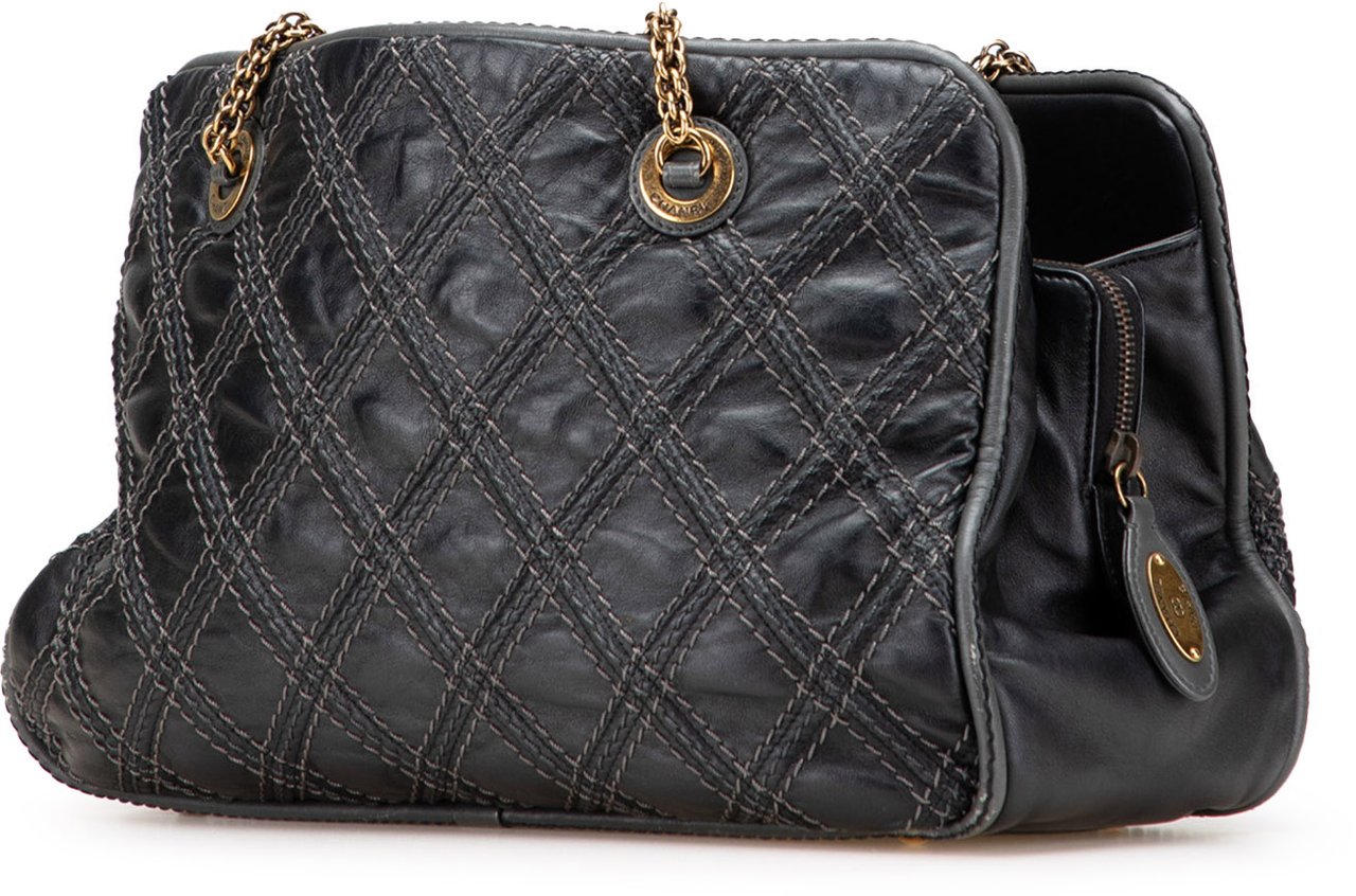 Chanel Quilted Calfskin Stitch Triptych Shoulder Bag Zwart