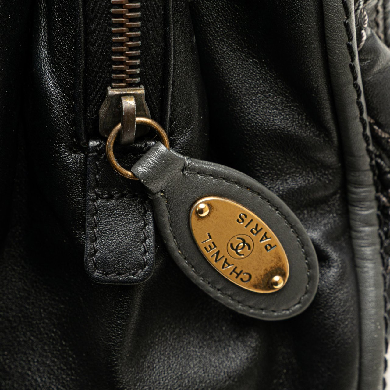 Chanel Quilted Calfskin Stitch Triptych Shoulder Bag Zwart