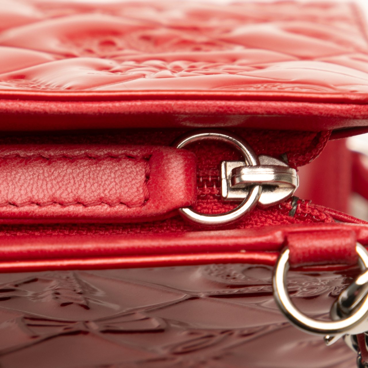 Chanel Patent Calfskin Lucky Symbols Pochette Rood