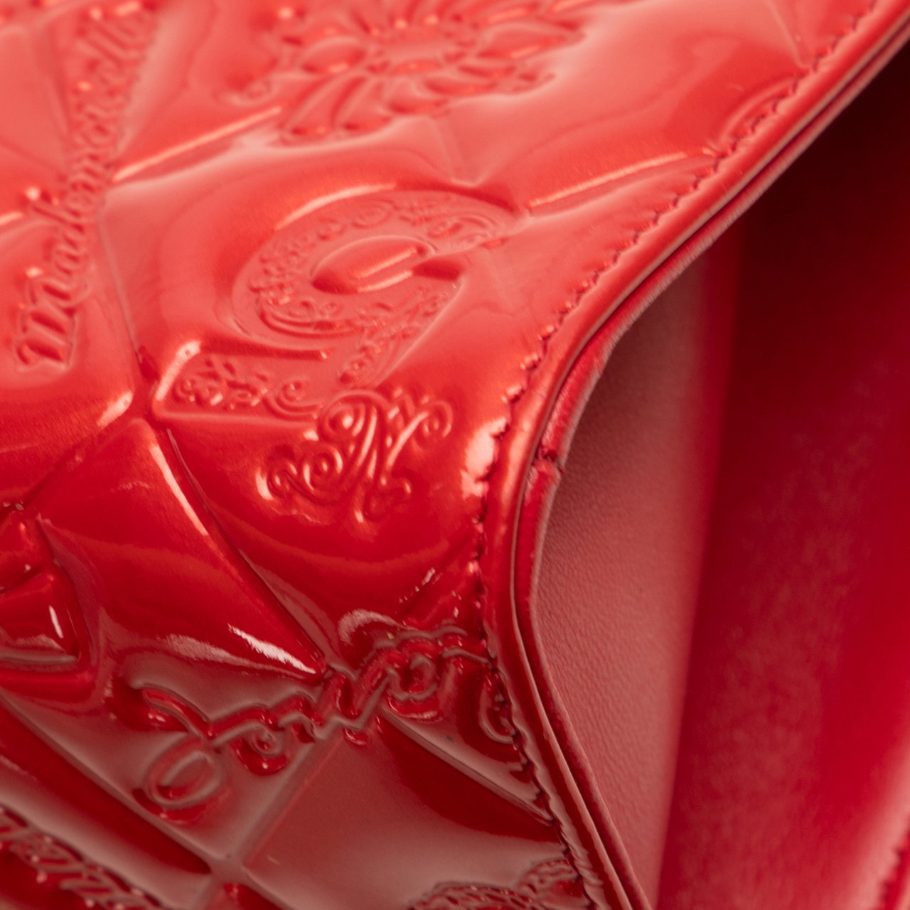 Chanel Patent Calfskin Lucky Symbols Pochette Rood