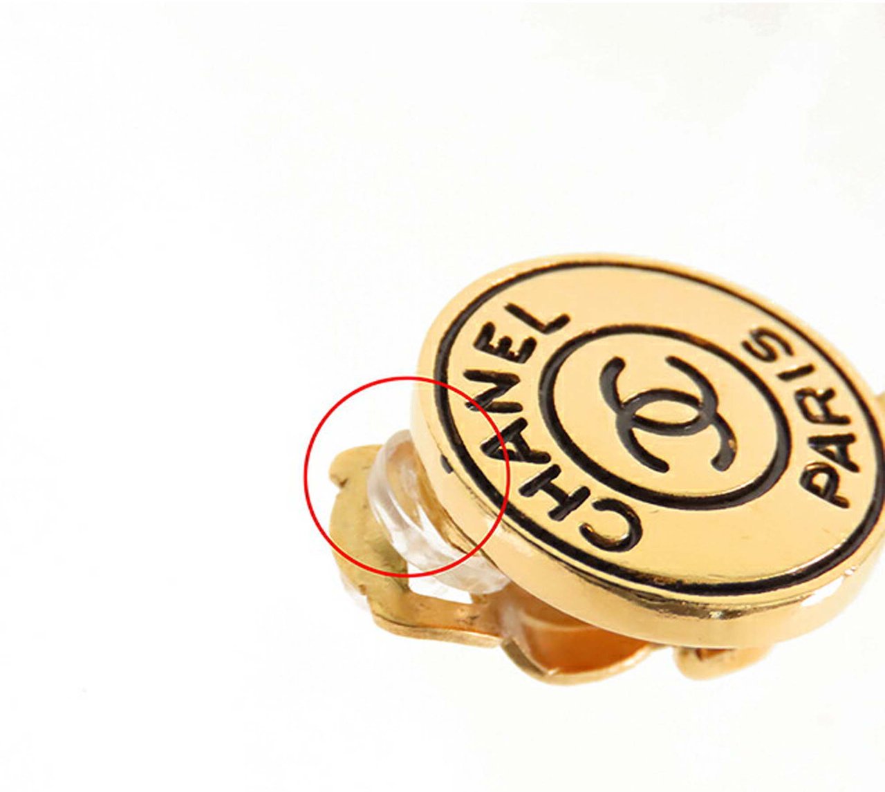 Chanel CC Gold Plated Faux Pearl Drop Clip On Earrings Goud