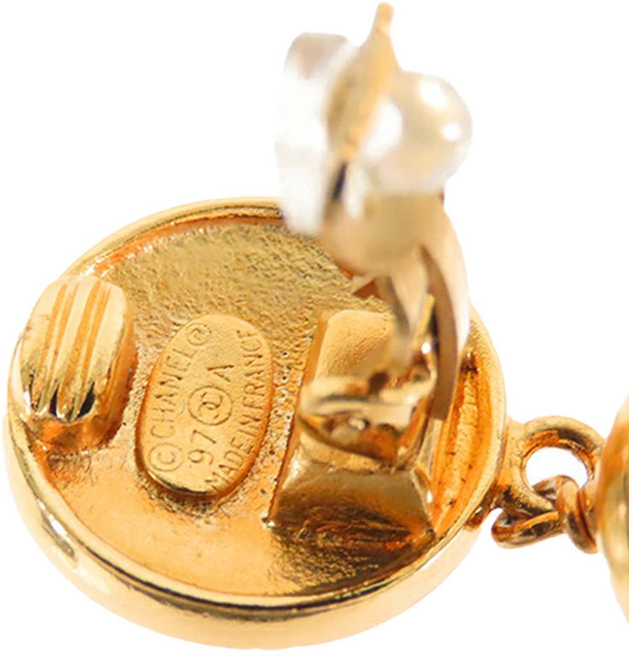 Chanel CC Gold Plated Faux Pearl Drop Clip On Earrings Goud