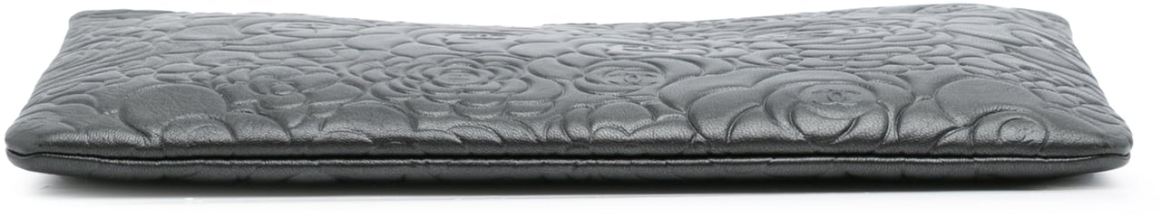 Chanel Large CC Embossed Lambskin Camellia O Case Clutch Zwart