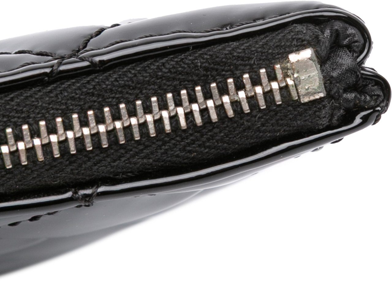 Chanel Large Quilted Patent O Case Clutch Zwart
