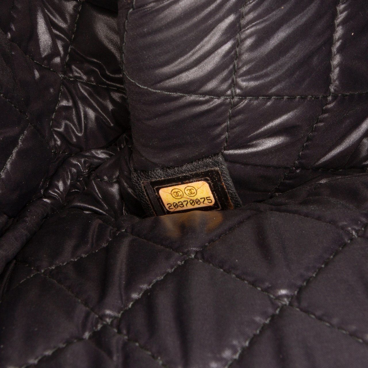 Chanel Large Quilted Patent O Case Clutch Zwart