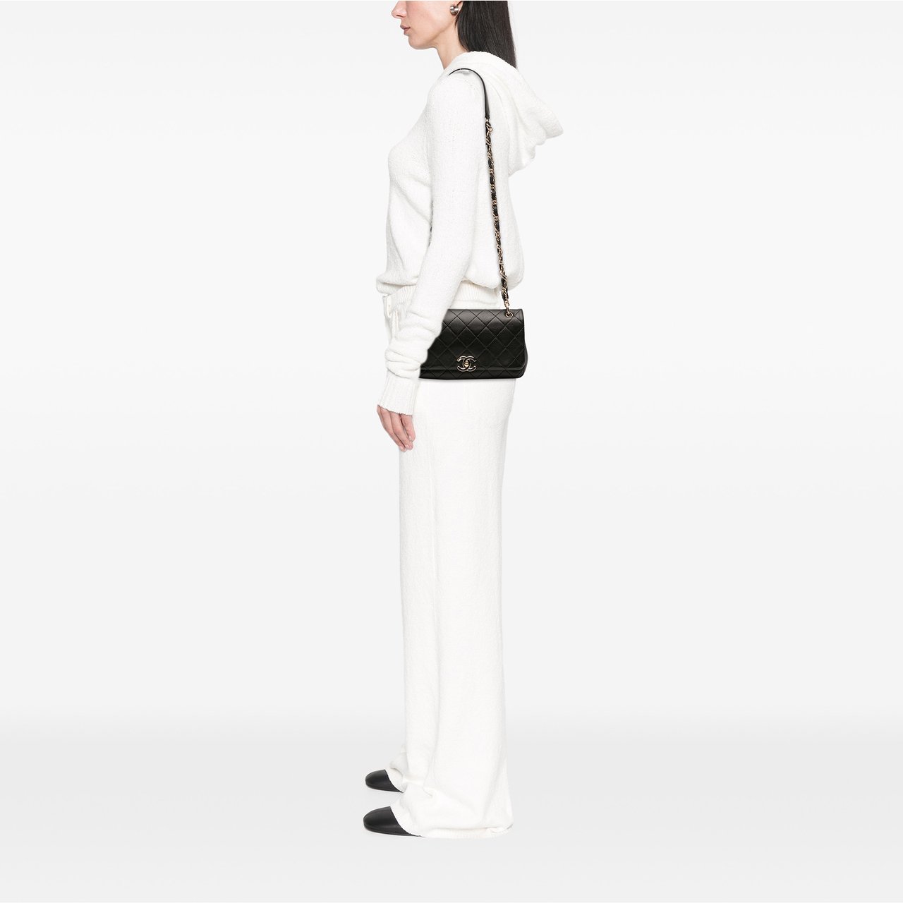 Chanel Large Lambskin Twist Chain Enamel CC Flap Zwart