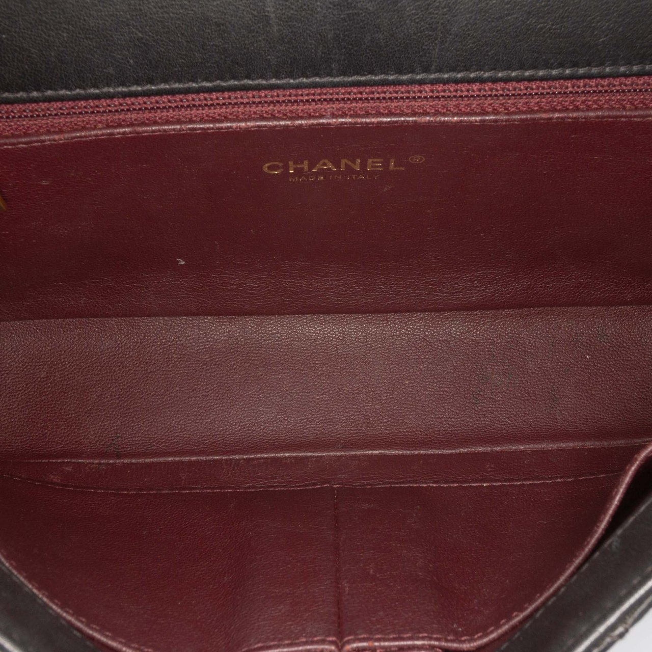 Chanel Medium Caviar CC Filigree Flap Zwart