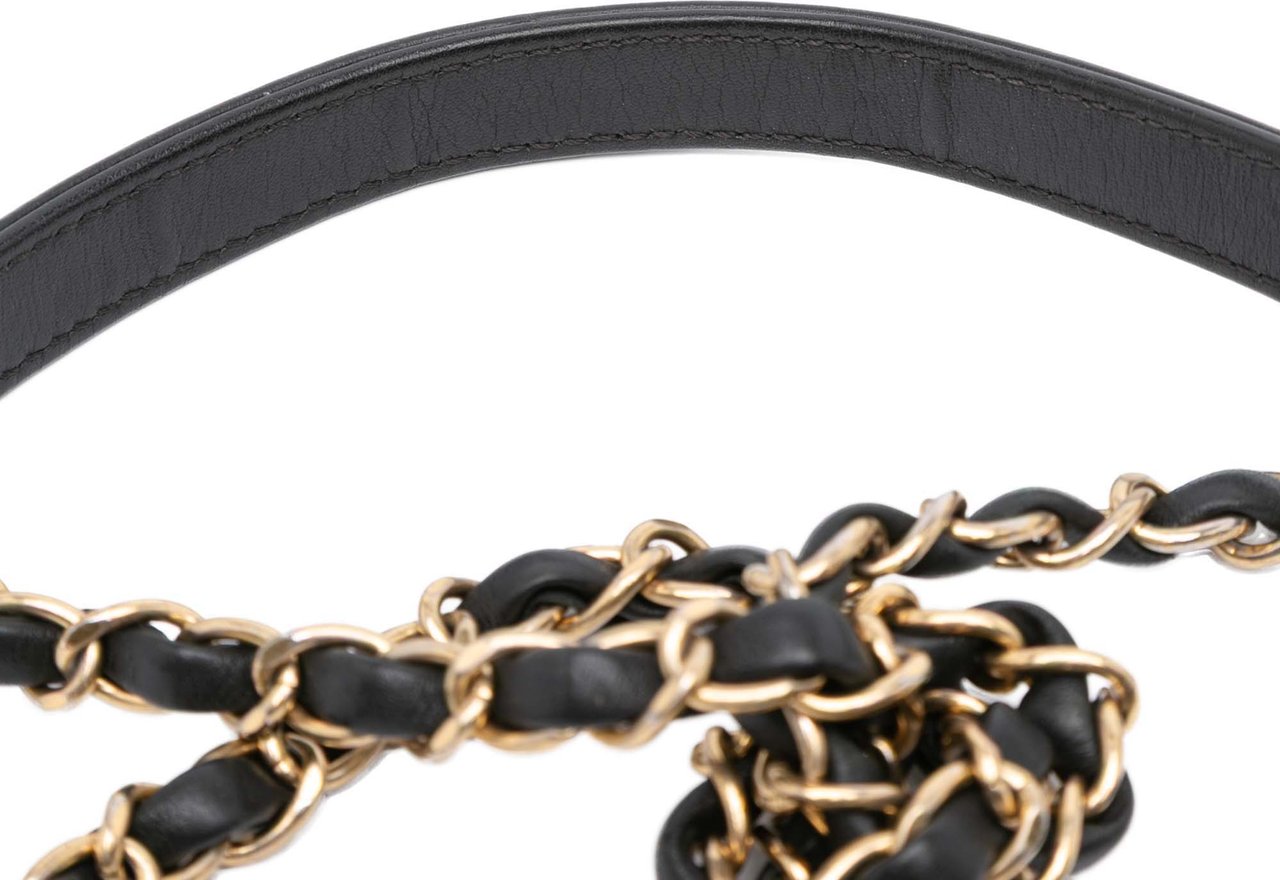 Chanel Medium Caviar CC Filigree Flap Zwart